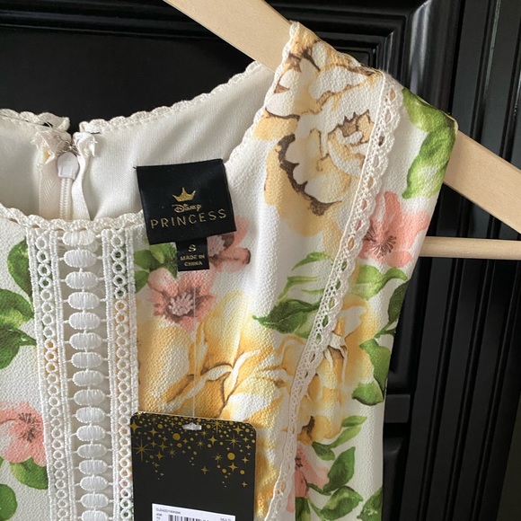 Floral Dress - Picture 3 of 8